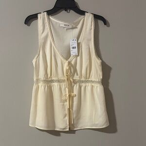 ASTR Women's Cream Tie-Front Blouse( ivory color )